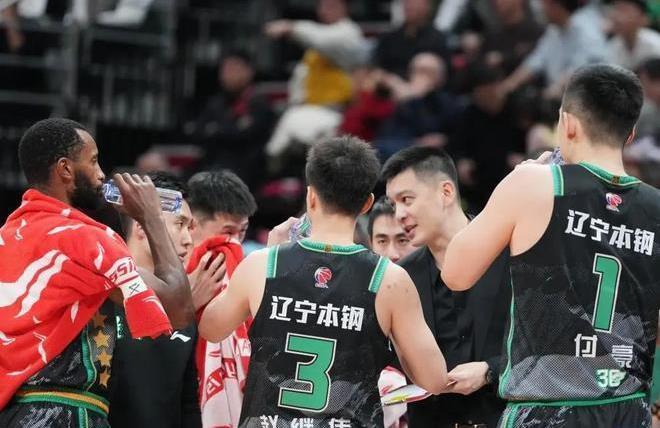 走是有原因的！沪媒爆料张镇麟离开辽篮内幕 和杨鸣有点关系